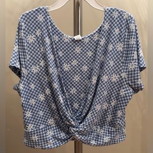 SO Women’s Juniors Gingham Paisleys Knotted Twist Surplice Lined Blouse Crop Top
